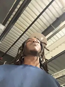 sneakylink13   online show from October 2025 06:07:01 PM