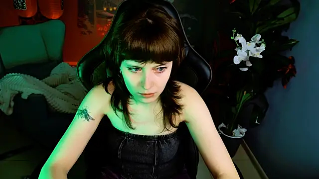 LolaAsmus online show from April 2026 03:51:02 PM