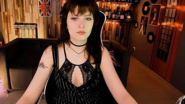 LolaAsmus online show from April 2026 01:26:01 PM