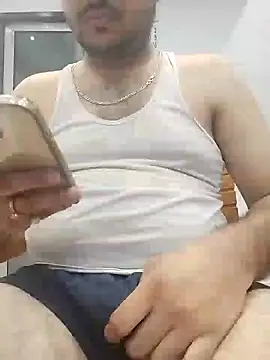 Snapshot of aks081 chatting on May 2026 01:58:01 PM aks081 online show from May 2026 01:58:01 PM