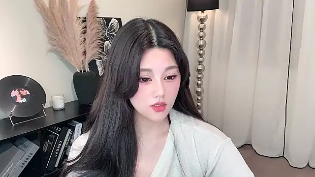 Strawberrybabyy1 online show from March 2025 02:34:02 PM