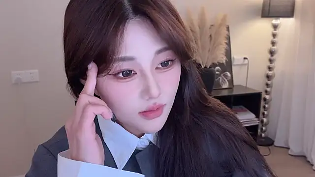 Strawberrybabyy1 online show from November 2025 01:33:02 PM