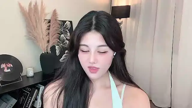 Strawberrybabyy1 online show from March 2025 04:47:01 PM