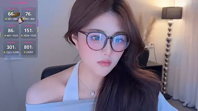 Strawberrybabyy1 online show from October 2025 03:13:02 PM