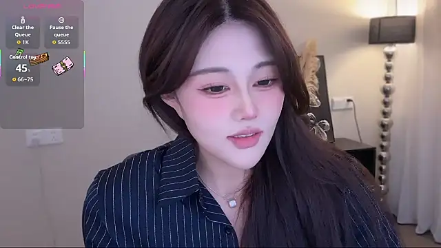 Strawberrybabyy1 online show from November 2025 03:49:02 PM