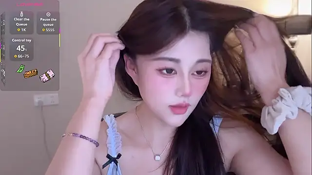 Strawberrybabyy1 online show from November 2025 02:43:02 PM