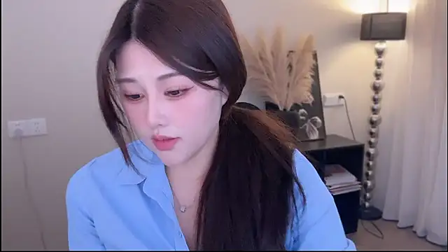 Strawberrybabyy1 online show from November 2025 04:33:02 AM