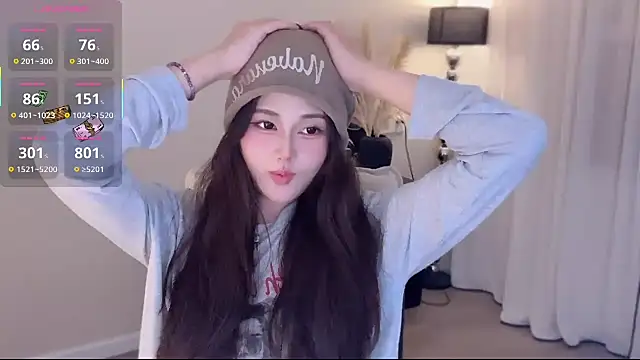 Strawberrybabyy1 online show from October 2025 02:29:02 PM