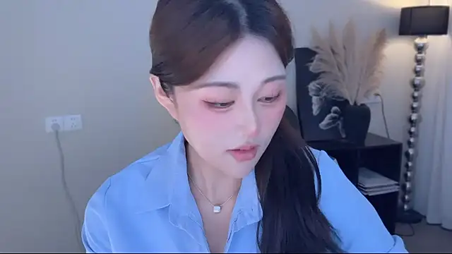 Strawberrybabyy1 online show from October 2025 03:11:01 PM