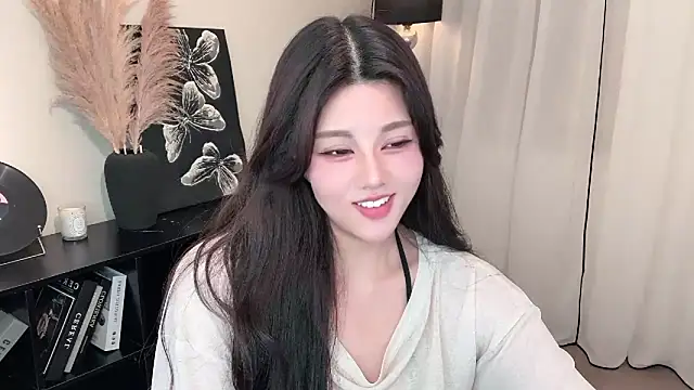 Strawberrybabyy1 online show from March 2025 01:06:02 PM
