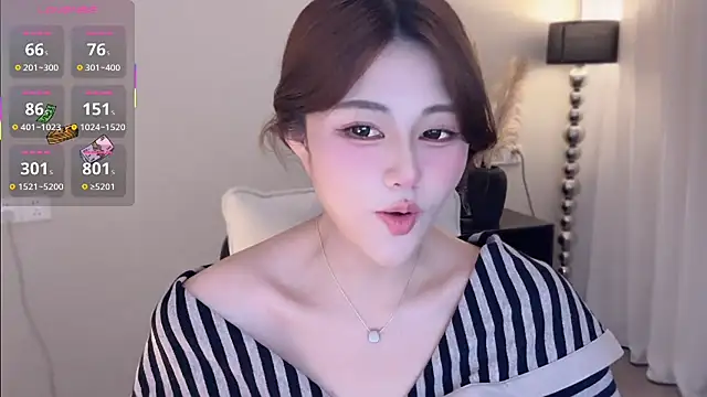 Strawberrybabyy1 online show from October 2025 03:09:02 PM