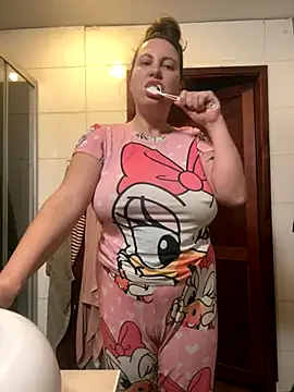 Snapshot of Yanacool007 chatting on December 2025 09:52:01 AM Yanacool007 online show from December 2025 09:52:01 AM