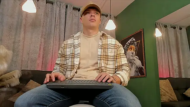 Jake Tylerr  online show from November 2025 08:01:01 PM