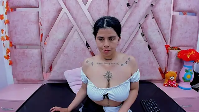 CataleyaLars20 online show from May 2026 01:29:01 PM