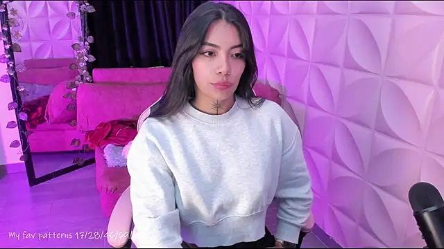 NattGomez online show from November 2025 01:44:02 AM