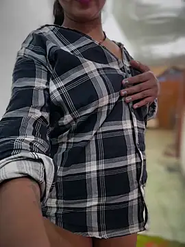 Snapshot of DiyAsingHh chatting on April 2026 01:01:02 PM DiyAsingHh online show from April 2026 01:01:02 PM