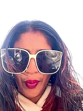 Snapshot of DiyAsingHh chatting on January 2026 06:20:01 AM DiyAsingHh online show from January 2026 06:20:01 AM