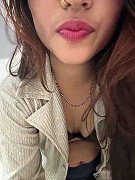 Snapshot of DiyAsingHh chatting on March 2026 01:01:04 PM DiyAsingHh online show from March 2026 01:01:04 PM