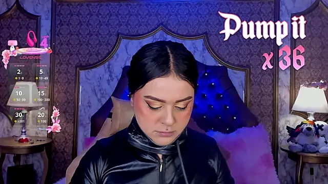 SoffiQueen online show from February 2026 02:03:01 PM