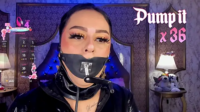 SoffiQueen online show from February 2026 02:28:02 PM