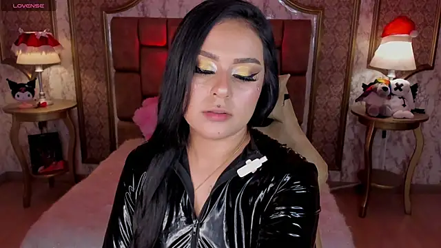 SoffiQueen online show from November 2025 08:42:02 PM