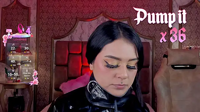 SoffiQueen online show from November 2025 08:02:01 PM