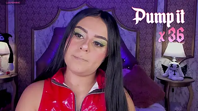 SoffiQueen online show from April 2026 03:13:01 PM