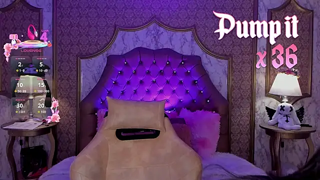 SoffiQueen online show from April 2026 02:21:01 PM