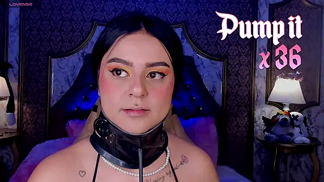 SoffiQueen online show from February 2026 02:06:01 PM