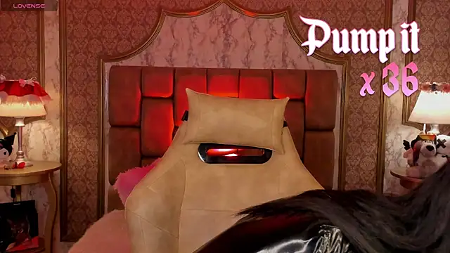 SoffiQueen online show from November 2025 03:37:02 PM