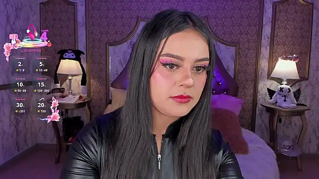SoffiQueen online show from April 2026 02:51:02 PM