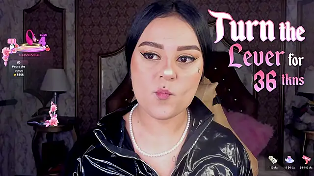 SoffiQueen online show from February 2026 01:09:01 PM