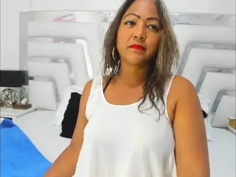 Snapshot of SaraaJhons chatting on November 2025 08:12:01 PM SaraaJhons online show from November 2025 08:12:01 PM