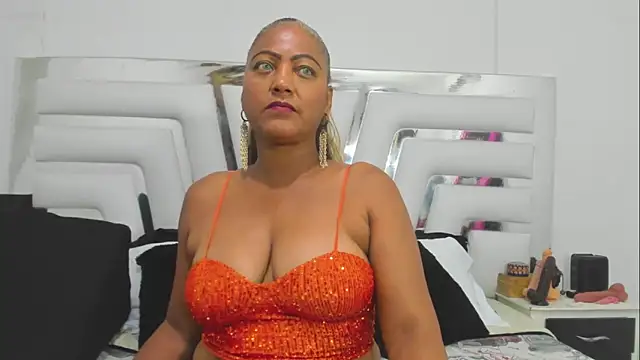 Snapshot of SaraaJhons chatting on November 2025 07:58:01 PM SaraaJhons online show from November 2025 07:58:01 PM