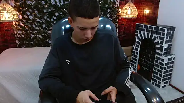 JackSwan18 online show from December 2024 12:44:02 PM