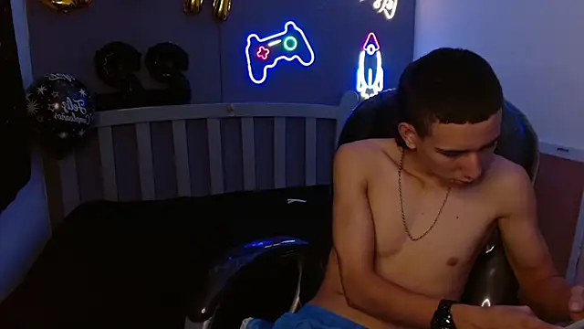 JackSwan18 online show from January 2025 04:11:02 PM