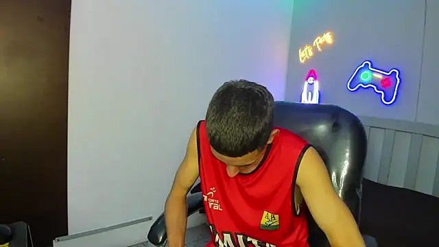 JackSwan18 online show from September 2025 08:59:01 PM