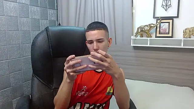 JackSwan18 online show from December 2025 07:30:01 PM