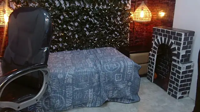 JackSwan18 online show from December 2024 07:21:02 PM