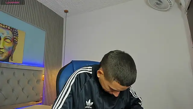 JackSwan18 online show from November 2025 08:56:02 PM