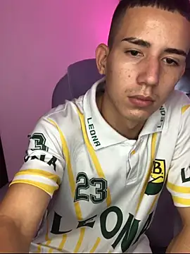 JackSwan18 online show from October 2025 03:18:01 AM