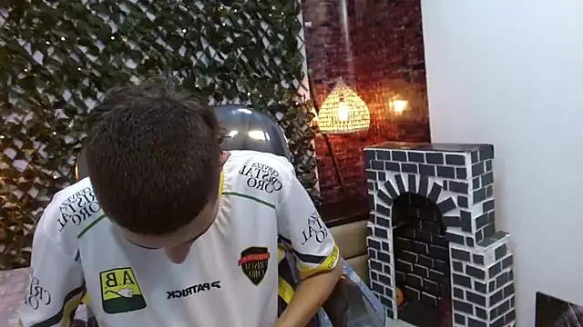 JackSwan18 online show from December 2024 01:38:02 PM