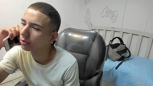 JackSwan18 online show from December 2025 07:40:02 PM