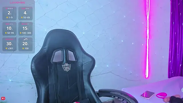 Snapshot of jonson- chatting on November 2025 10:13:01 PM jonson- online show from November 2025 10:13:01 PM