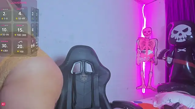 Snapshot of jonson- chatting on October 2025 10:52:02 PM jonson- online show from October 2025 10:52:02 PM