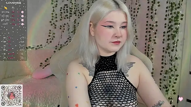 Snapshot of chillycharm chatting on January 2025 03:33:01 AM chillycharm online show from January 2025 03:33:01 AM