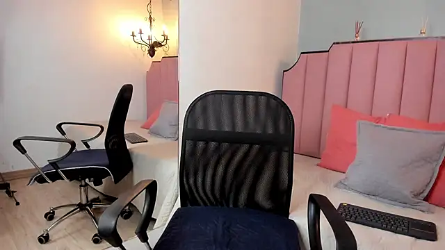 petty effy online show from November 2025 01:31:01 AM