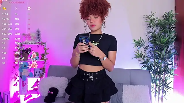 Snapshot of natty_romanof_18 chatting on February 2025 12:31:01 PM natty romanof 18 online show from February 2025 12:31:01 PM