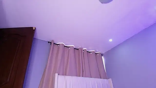 Shenoa1 online show from November 2025 11:58:02 AM