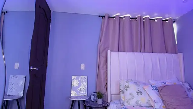 Shenoa1 online show from November 2025 12:53:02 PM